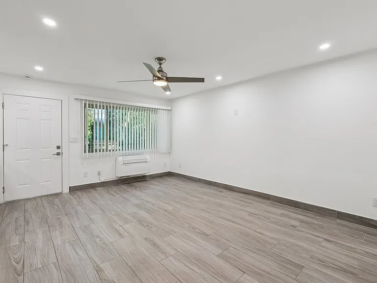 458 Ballantyne St — Photo 17