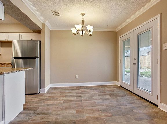 4th image of 7719 Sandy Cove Dr