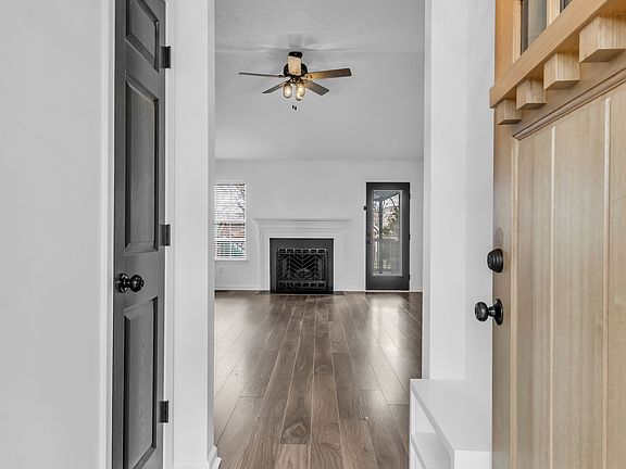 2nd image of 811 Pebble Beach Cir