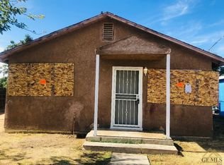 8704 Gail Marie Dr, Lamont, CA 93241