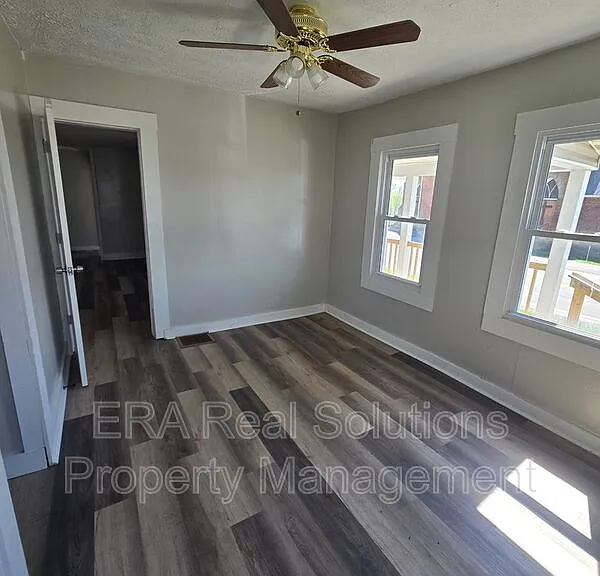 4806 US Highway 62 SW — Photo 3
