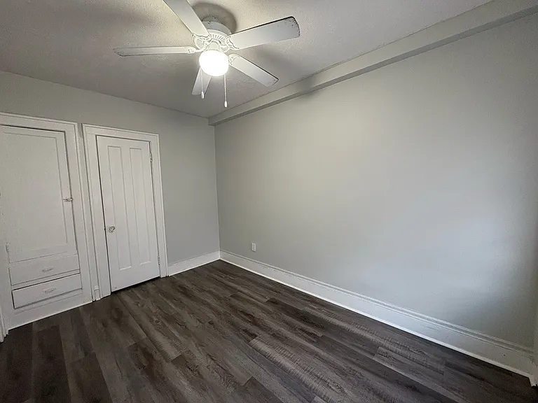 Brooklyn Manor — Photo 23