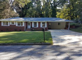 2540 Greenwood Cir, East Pt, GA 30344