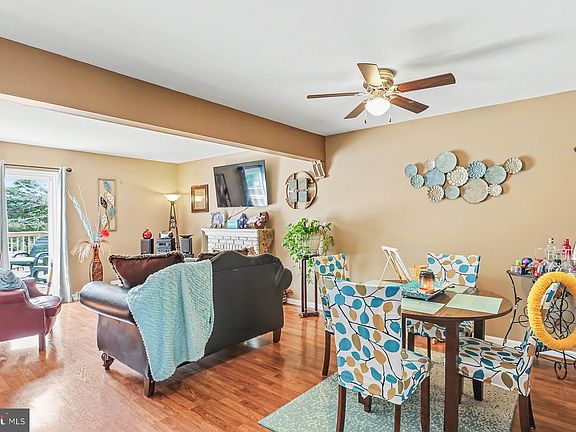 5th image of 253 Worcester Ave