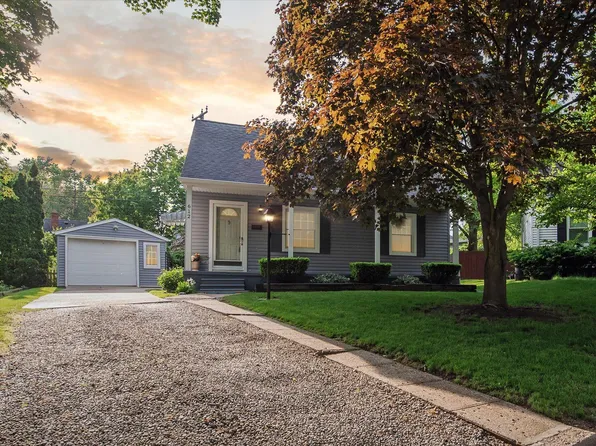 612 Wilton Ct, Ann Arbor, MI 48103
