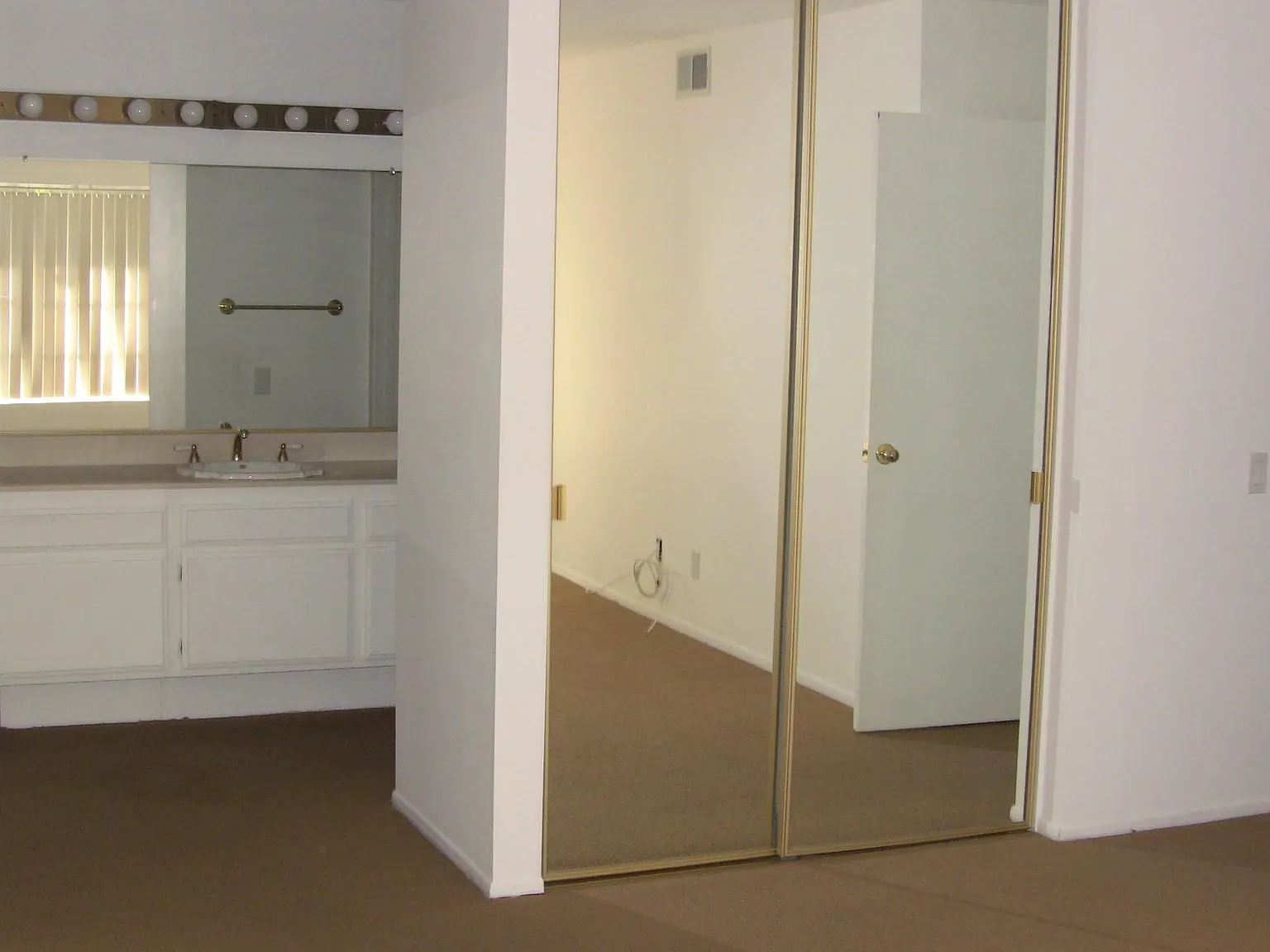 2 bed, 2.5 bath, 1232 sqft, $3,700 — Photo 1