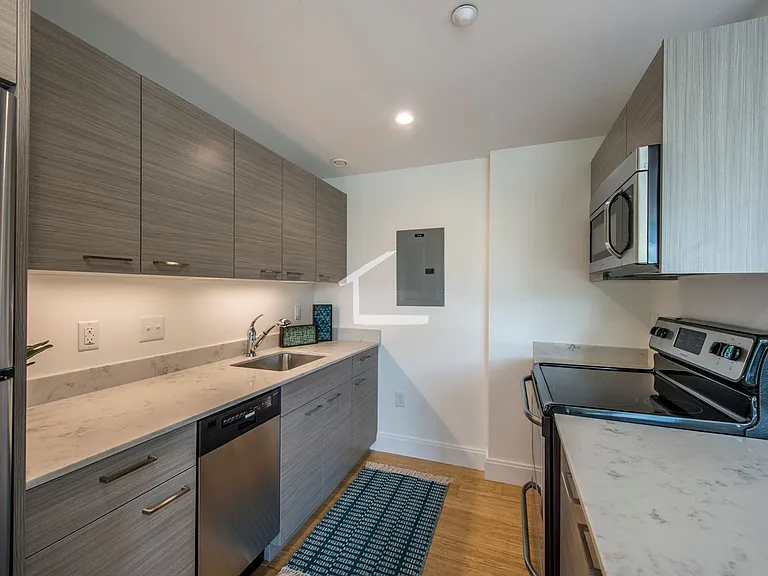 90 Malvern St #401 — Photo 4