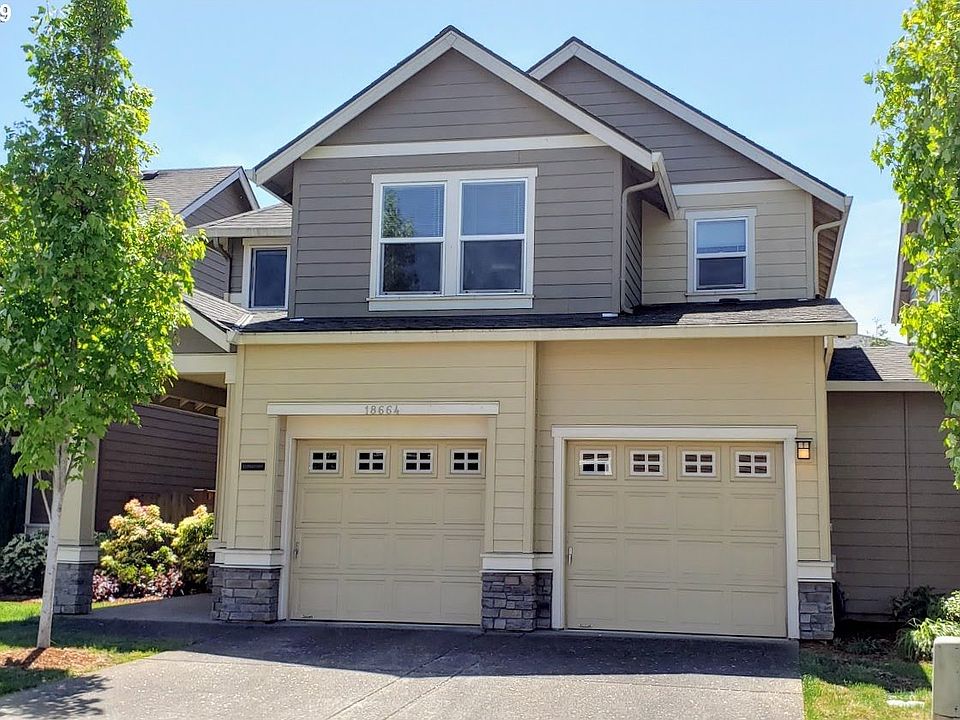 2nd image of 10526 NE Summer Falls St