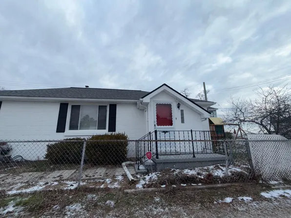 7168 Hillcrest Dr, Lakeport, MI 48059