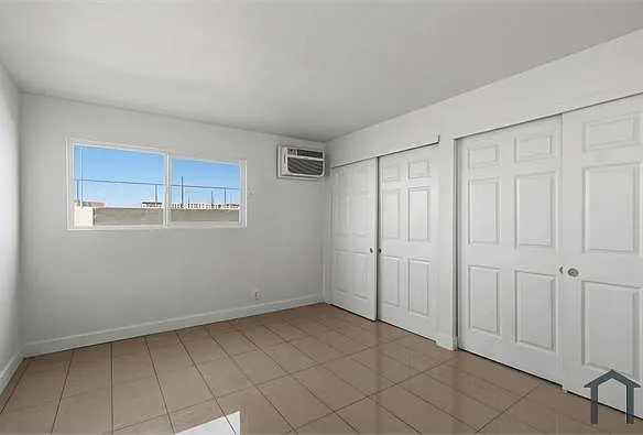180 W New York Ave #4