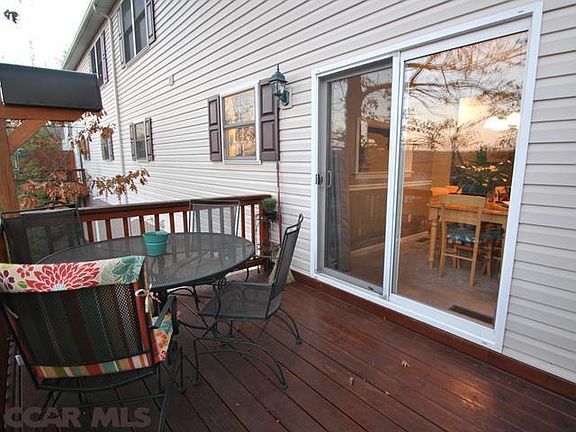 5th image of 206 Amblewood Way