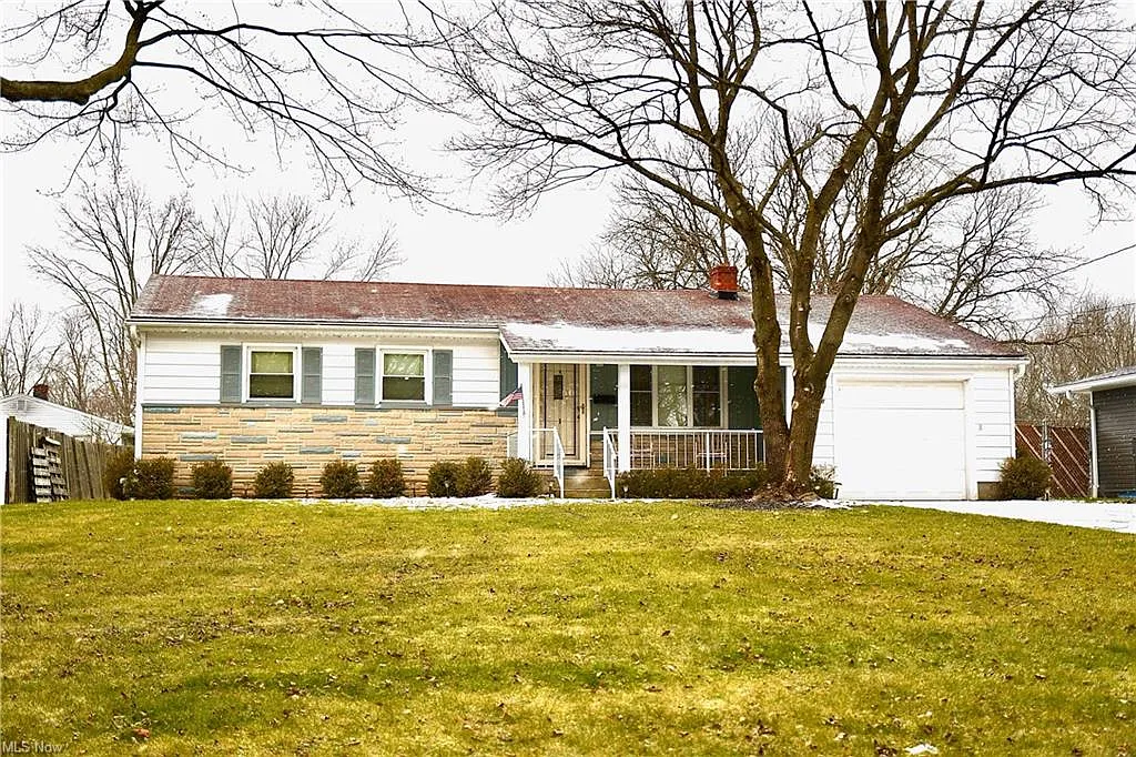 1738 Laurie Dr photo 1
