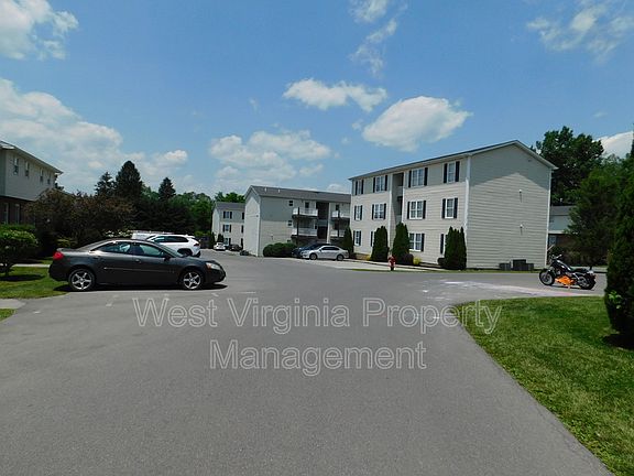 2nd image of 210 Cardinal Way