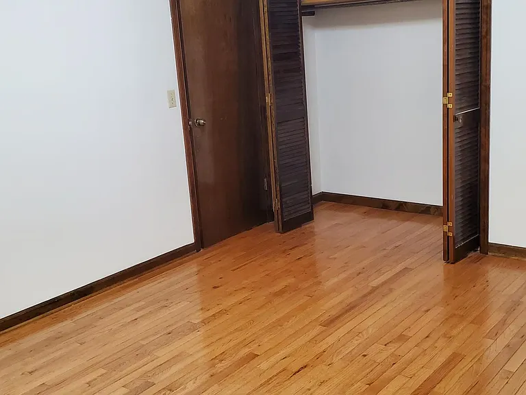 7001 Pauline Cir — Photo 26