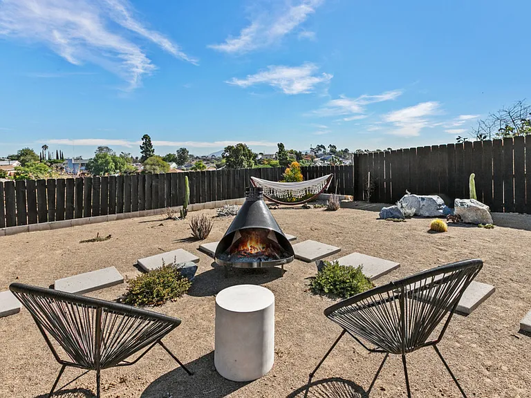 1803 Midvale Dr — Photo 24