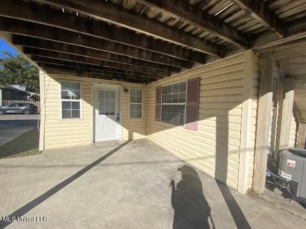 1813 2nd St #B, Gulfport, MS 39501