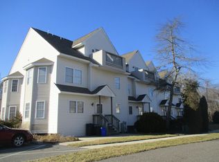 104 Duchess Ct, Egg Harbor Township, NJ 08234