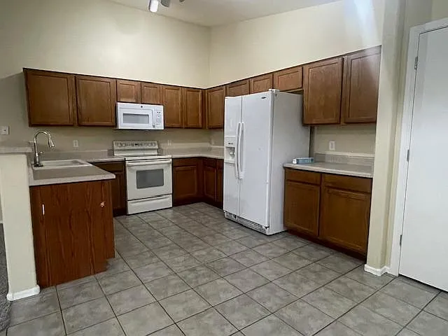 3033 W Graham Trail — Photo 2