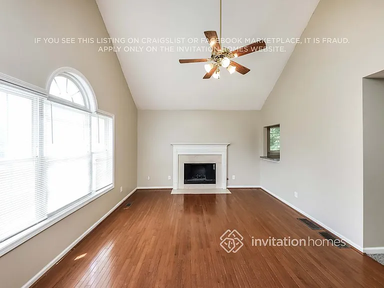 4050 Lions Gate — Photo 5