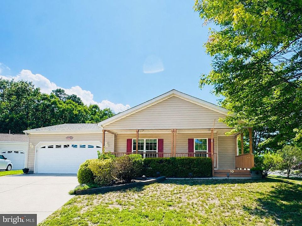 1st image of 10 Knollwood Dr