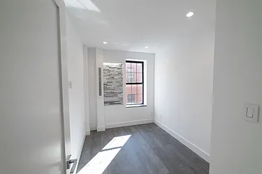 Rented by Heritage Capital Management LLC