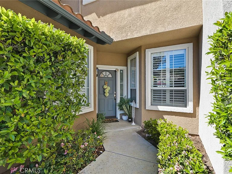 98 Mira Mesa — Photo 2