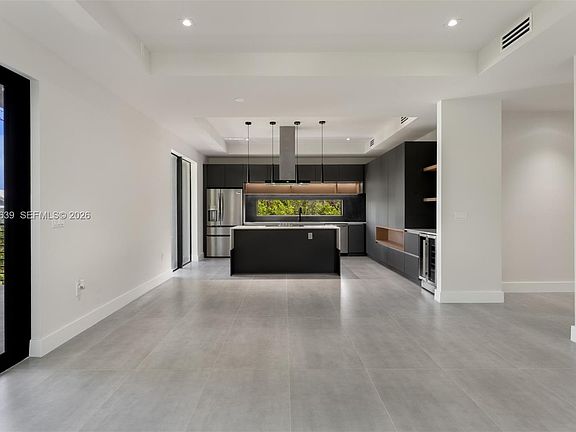5th image of 20 Coral Dr