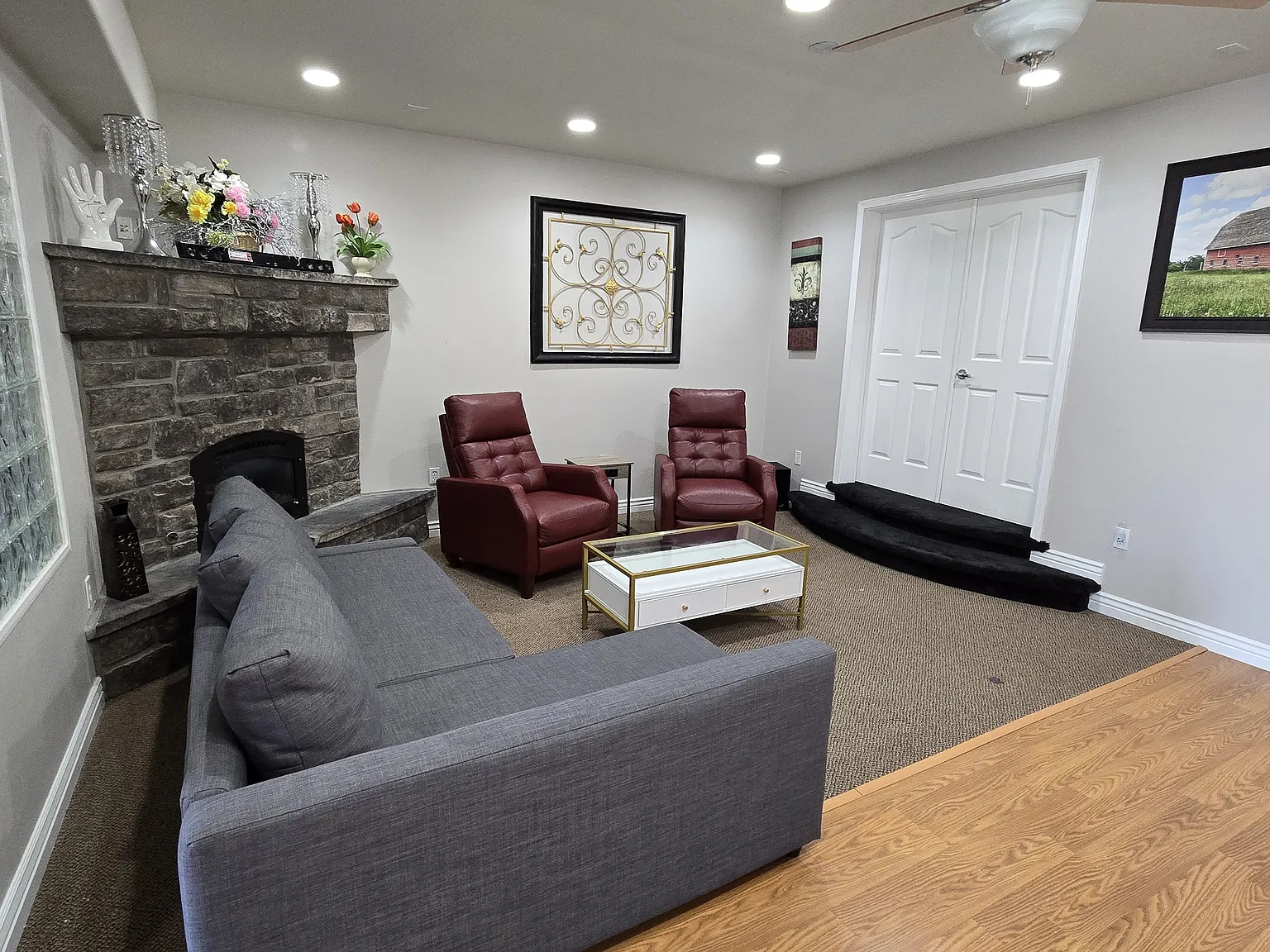 1 bed, 900 sqft, $1,095 — Photo 2
