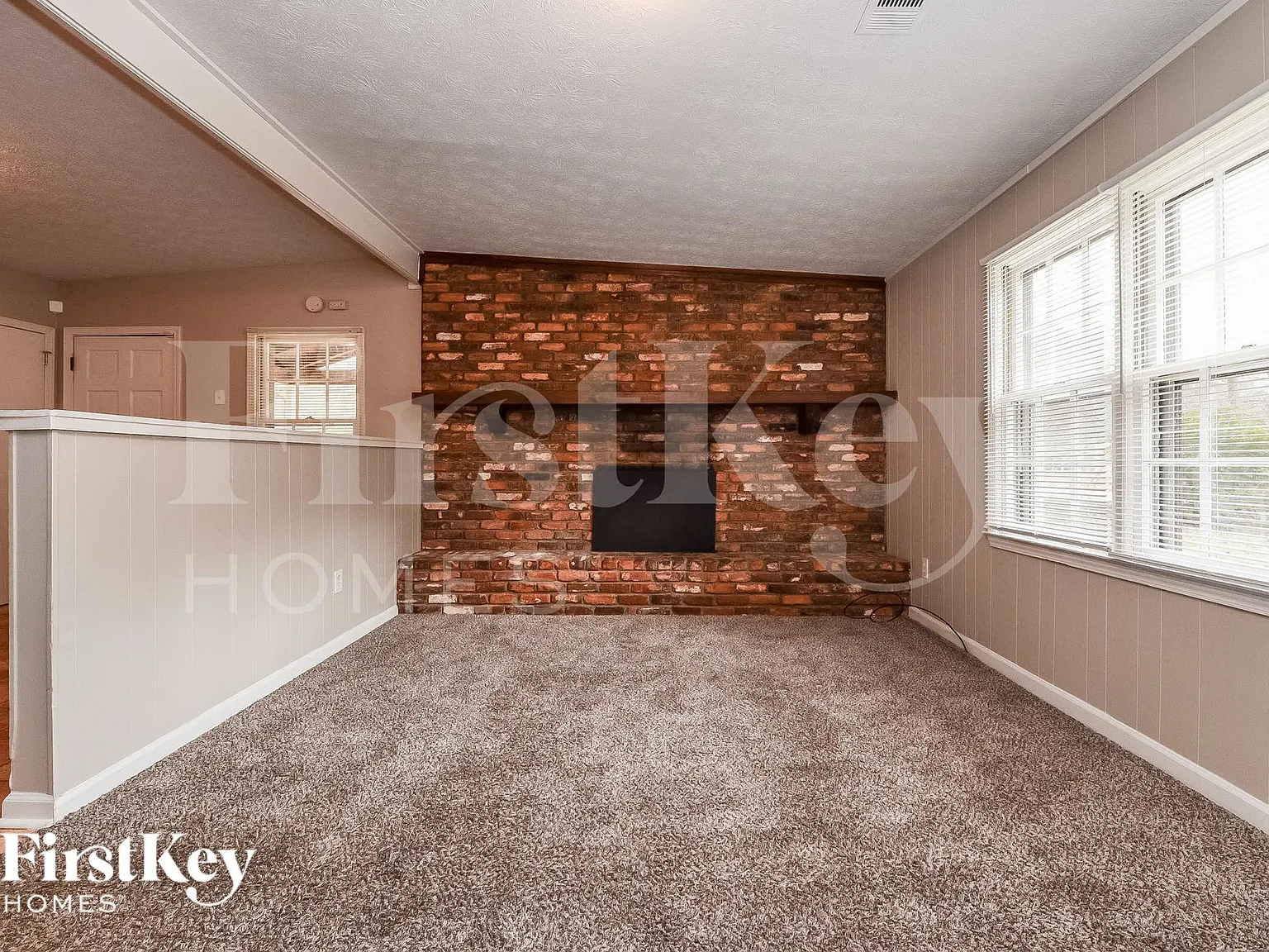 3 bed, 2.0 bath, 1102 sqft, $1,785 — Photo 3