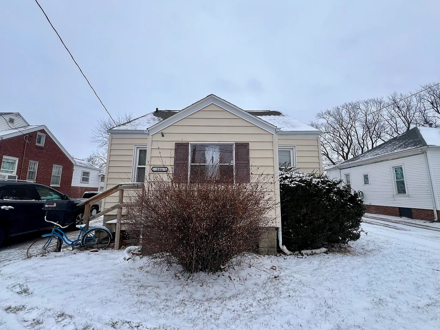 306 N Sheldon St photo 1