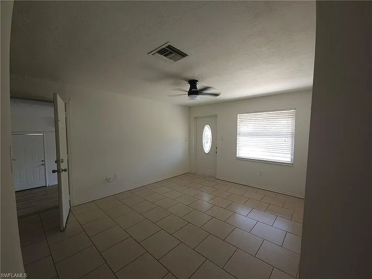 3378 Apache St — Photo 4