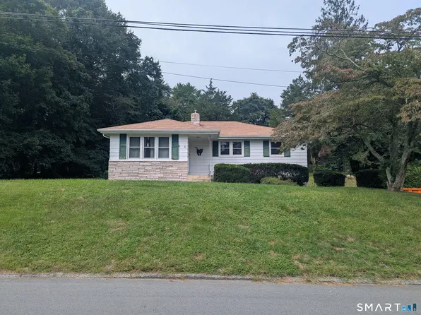 6 Whalehead Drive, Ledyard, CT 06335
