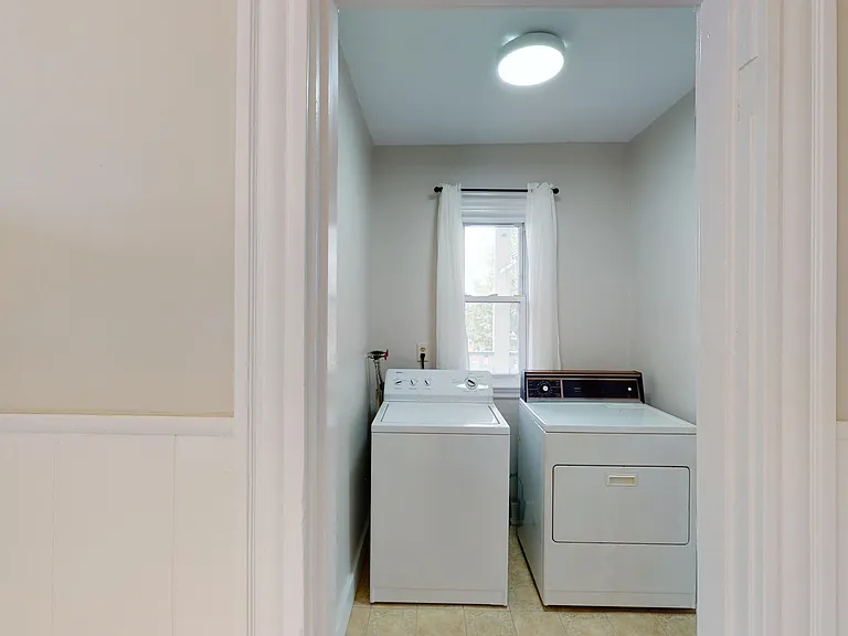 30 Roseclair St #1R — Photo 20