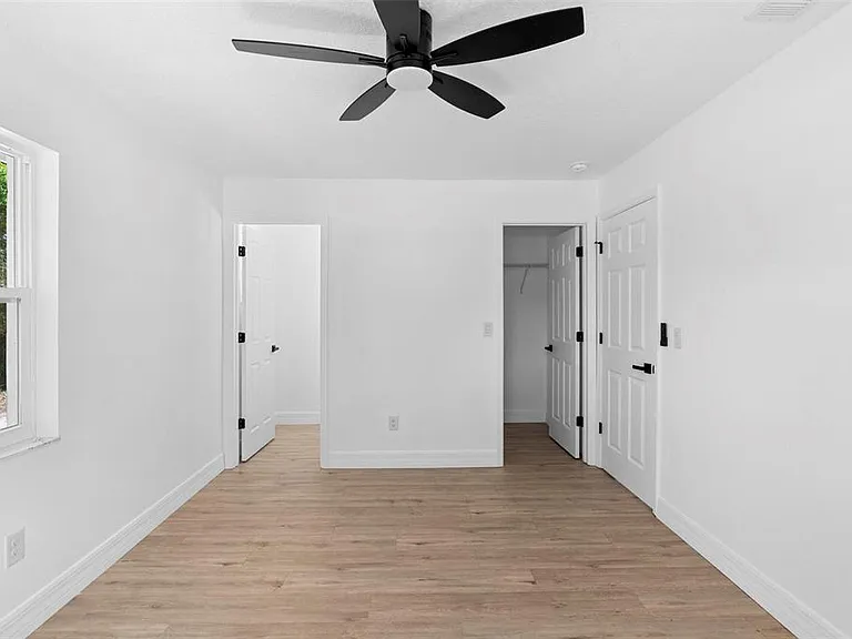 2240 Conway Dr — Photo 20