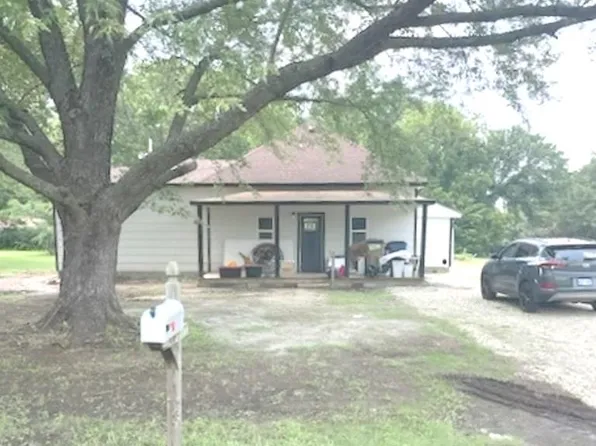 327 N Forest St, Douglass, KS 67039