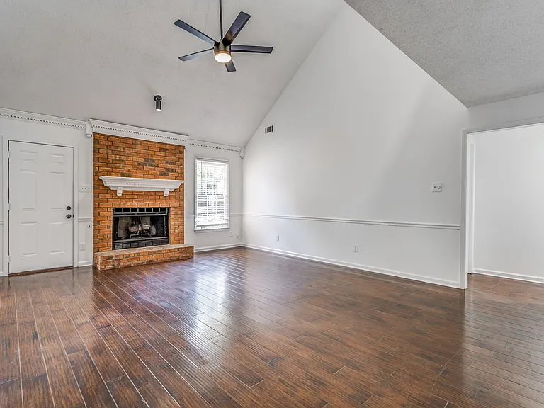 8483 Timber Creek Dr — Photo 23
