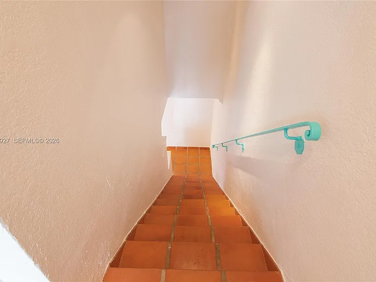 15 Madeira Ave #9 — Photo 7