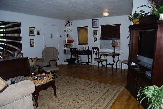 2nd image of 107 Frontier Ave