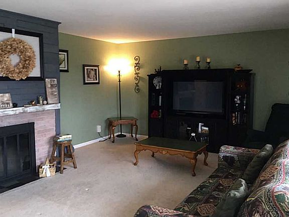 4th image of 1720 S Brookhollow Dr