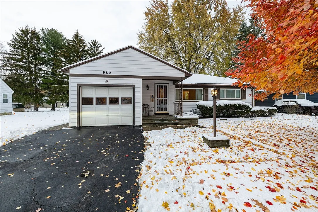 982 Gravel Rd photo 1