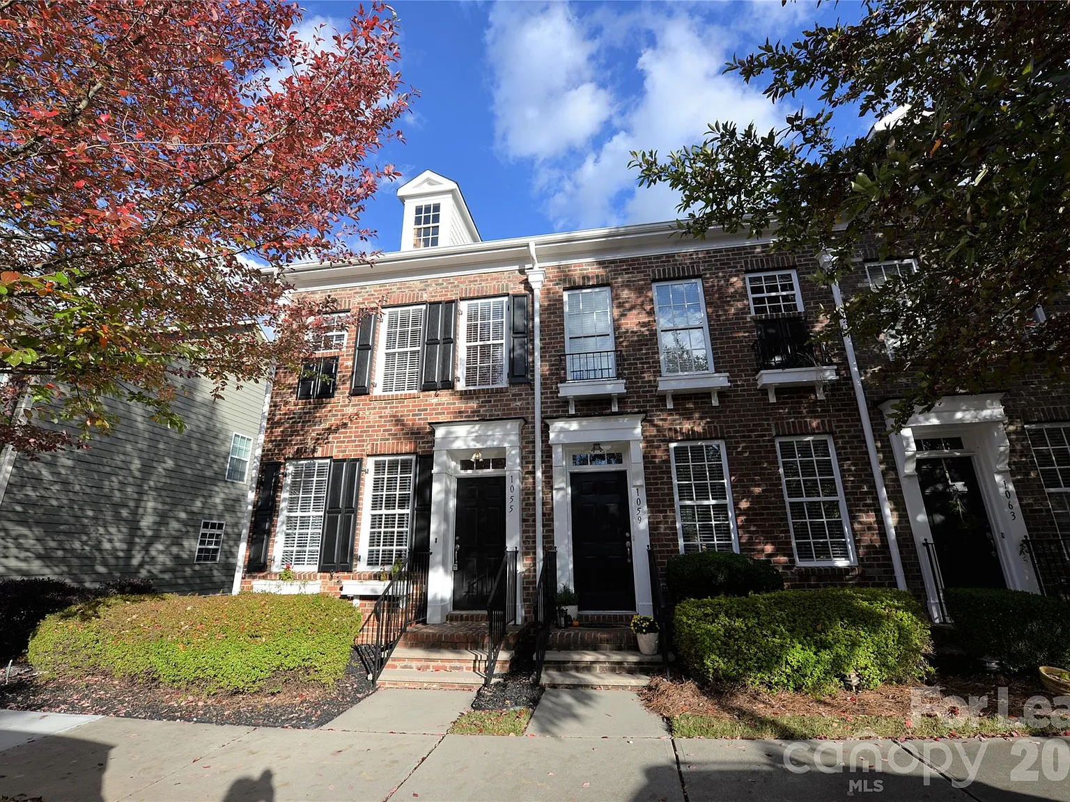 2 bed, 2.5 bath, 1178 sqft, $1,900 — Photo 1