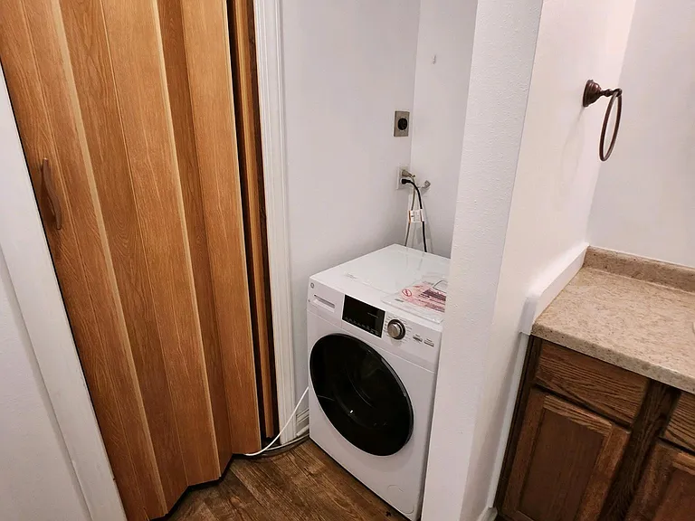 618 Main St #1 — Photo 9