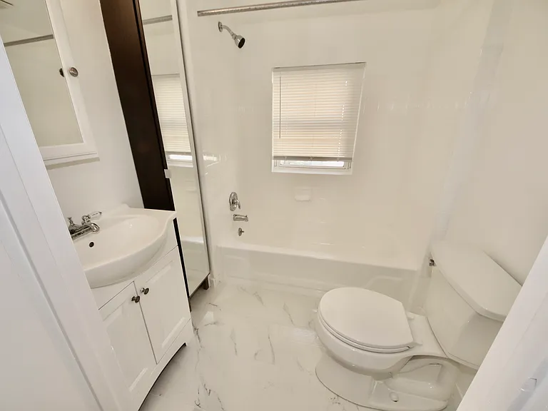 17 E Centre St #6 — Photo 12