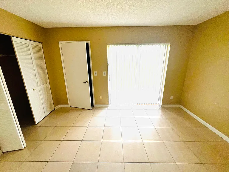1605 Meadows Cir W #1605 — Photo 11