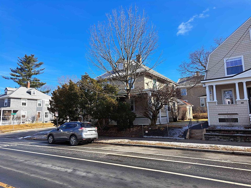 2nd image of 715 Maple St