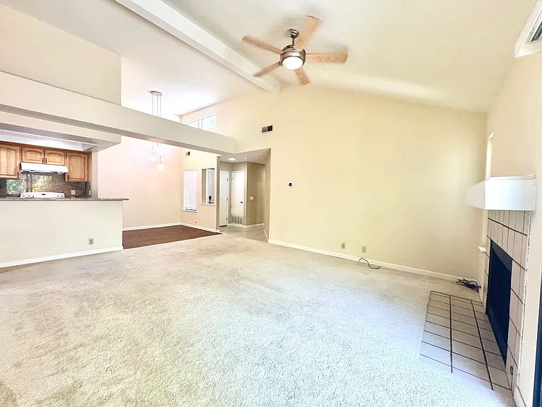 6436 Buena Vista Dr #B — Photo 22