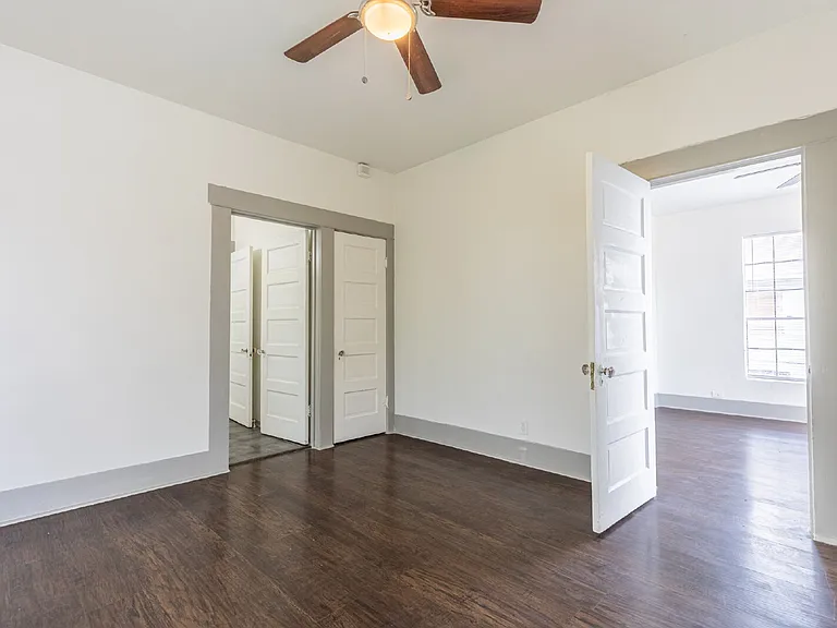 706 Canton — Photo 22
