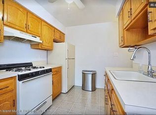 1271 N Railroad Ave #1, Staten Island, NY 10306