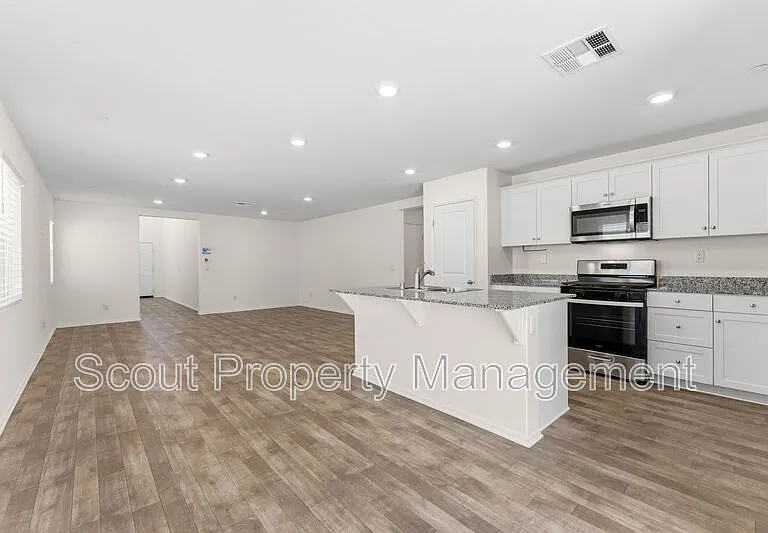 28841 Cutlass St — Photo 7