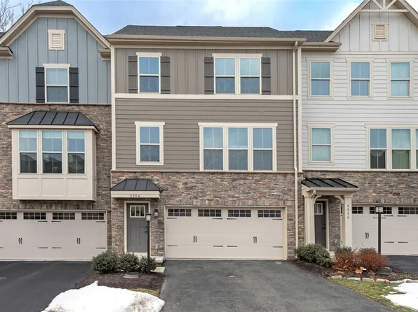 6004 Augusta Ln, Jeannette, PA 15644